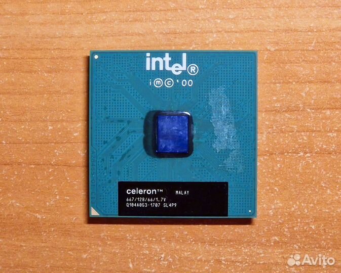 Intel Celeron SL4P9 BOX 667MHz/128KB/66/Socket 370