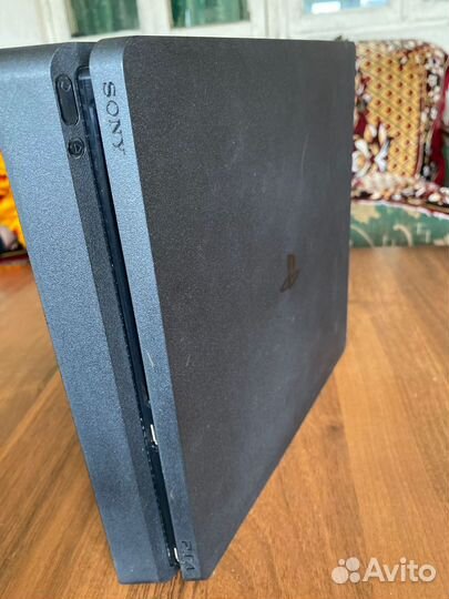 Sony PS4 slim