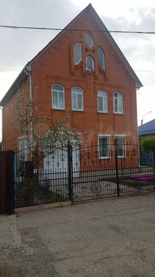 Дом 251,8 м² на участке 3,2 сот.