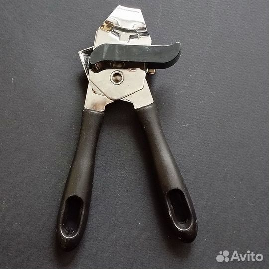 Консервный нож с поворотным ключом