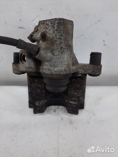 Суппорт тормозной задний правый Ford C-Max минивэн