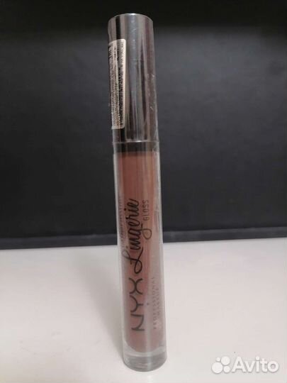 Блеск для губ глянц NYX lingerie gloss, тон maison