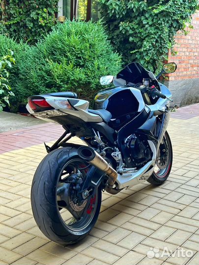 Suzuki GSX-R 750
