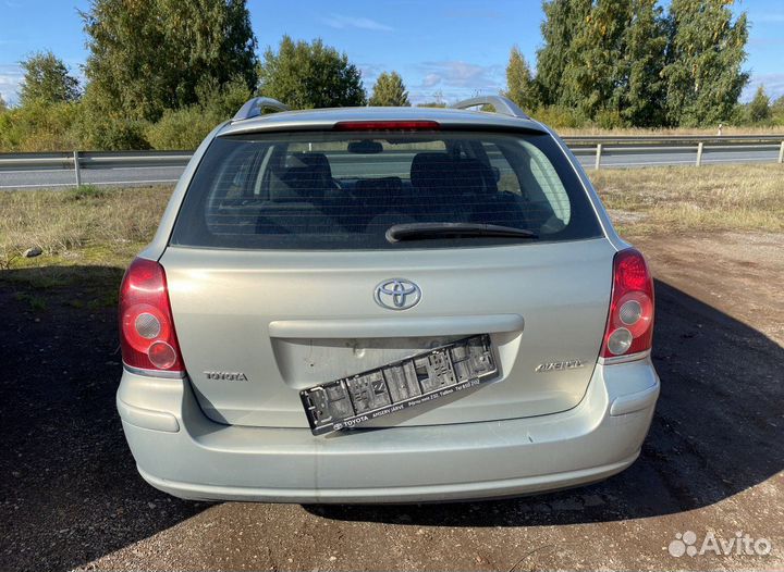 Разбор Toyota Avensis 2 (Капот бампер дверь крыло)
