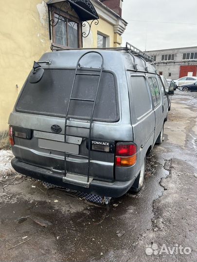 Toyota Town Ace 2.2 AT, 1995, 320 000 км