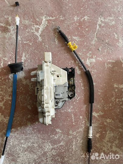 Замок правой передней двери audi а4 б8 2008