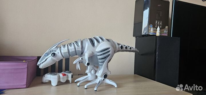 Радиуправляемый робот динозавр