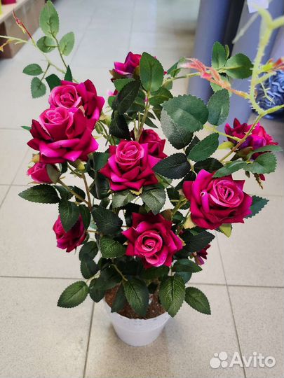Роза кустовая, искусственные цветы в кашпо