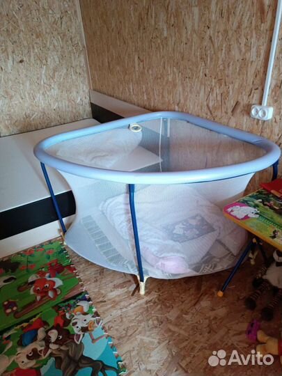 Манеж детский складной