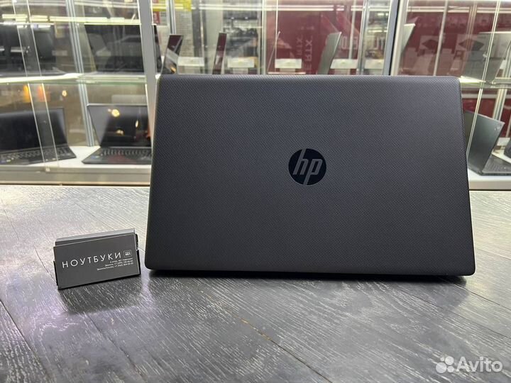 Ноутбук HP Laptop 17 r7/16/512