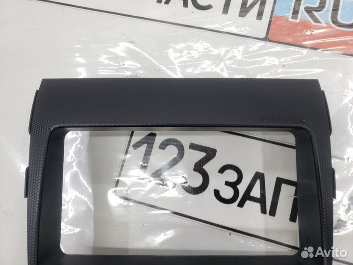 Рамка магнитолы Mitsubishi Outlander CW5W 4B12