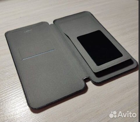 Универсальные чехлы для смартфона