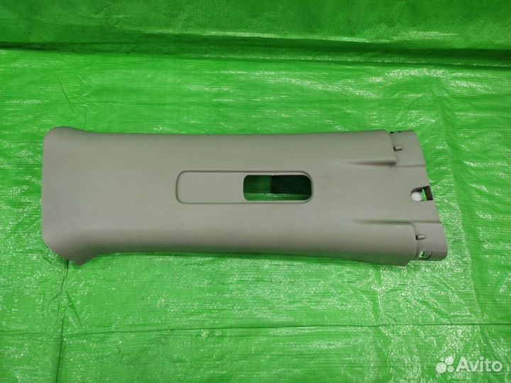 Обшивка средней стойки правая Nissan X-Trail 07-15