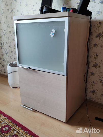 Тумбочка