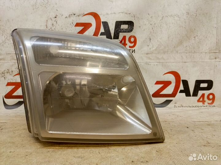 Ford Tourneo Connect фара правая