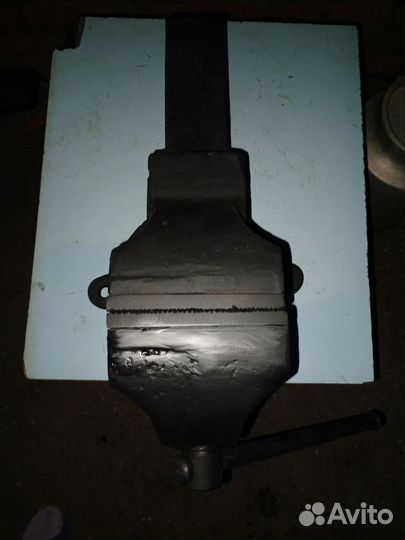 Тиски слесарные СССР 14 см, 12 см