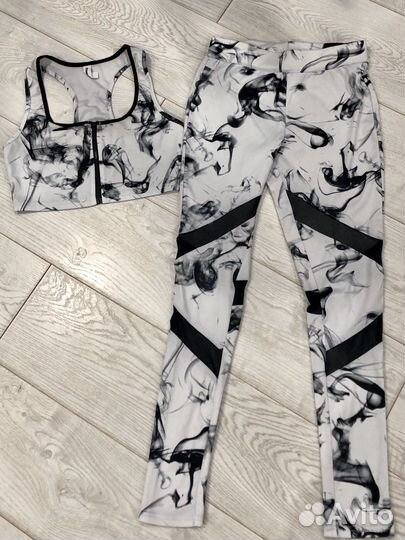 Спортивный костюм для спорта и йоги