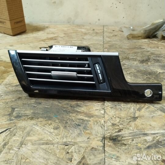 Дефлектор воздушный левый Mercedes-Benz E-Class W2