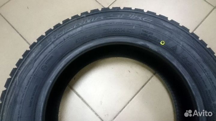 Nitto Therma Spike 225/45 R17 91T