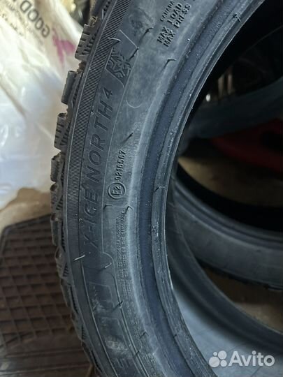 Michelin X-Ice North 4 245/45 R19