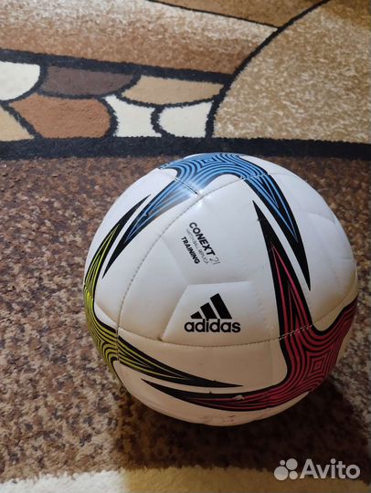 Футбольный мяч adidas conext 21