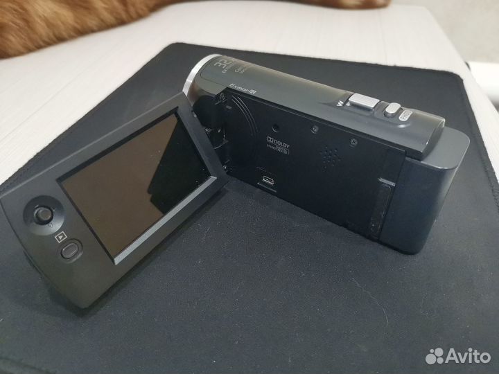 Цифровая видеокамера Sony HDR-CX220E