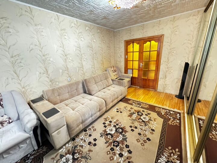 3-к. квартира, 90 м², 1/9 эт.