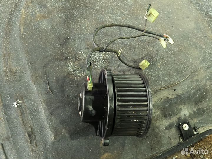 Моторчик печки на Kia Spectra