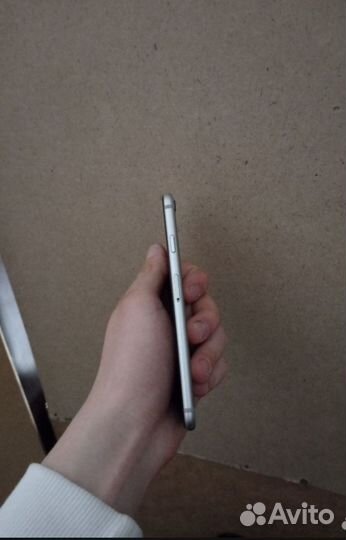 iPhone 6S, 64 ГБ