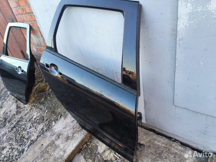 Задняя правая дверь Peugeot 308 SW универсал