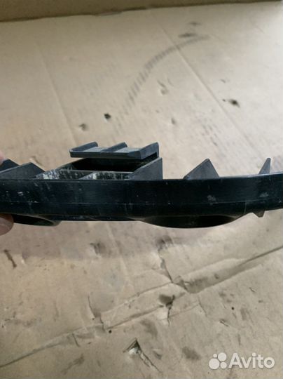 Крепление заднего бампера Toyota Crown Athlete