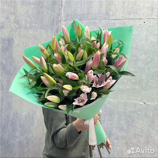 Лилия, розы