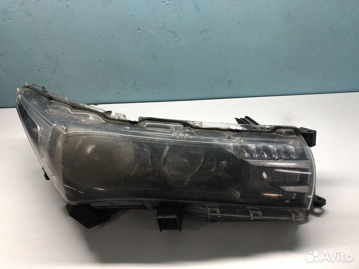 Фара правая Toyota Corolla E18 2013-2018