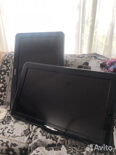 Два одинаковых телевизора Филипс