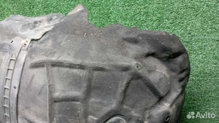 Подкрылок Audi A6 Левый Передний