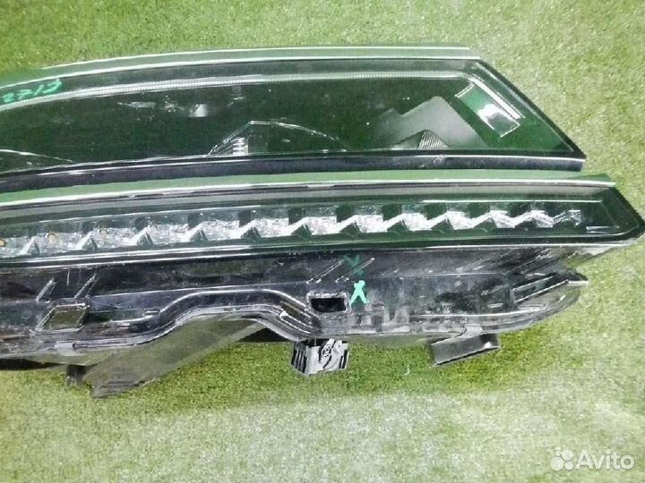 Фара правая Volkswagen Tiguan