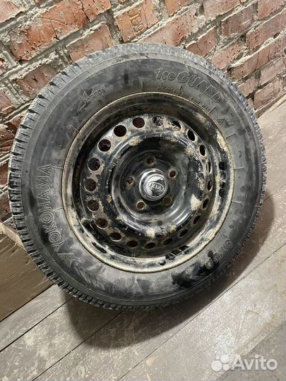 R15 Yokohama Ice Guard Stud IG55 195/65, PCD 5x114.3 DIA 66.1