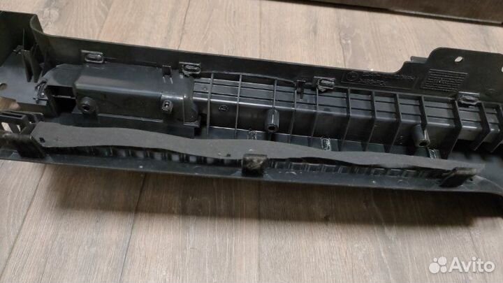 Направляющая шторки багажника правая Bmw X5 E53