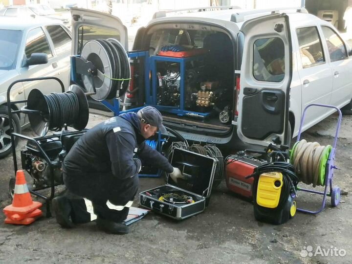 Прочистка канализационной трубы. Видеодиагностика