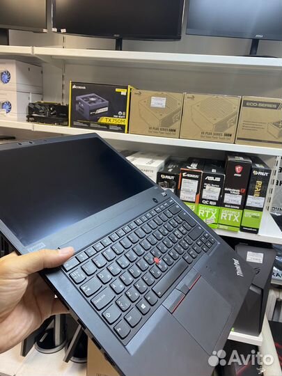 Thinkpad T480S i5 8350U/DDR4 8Gb/DDR256