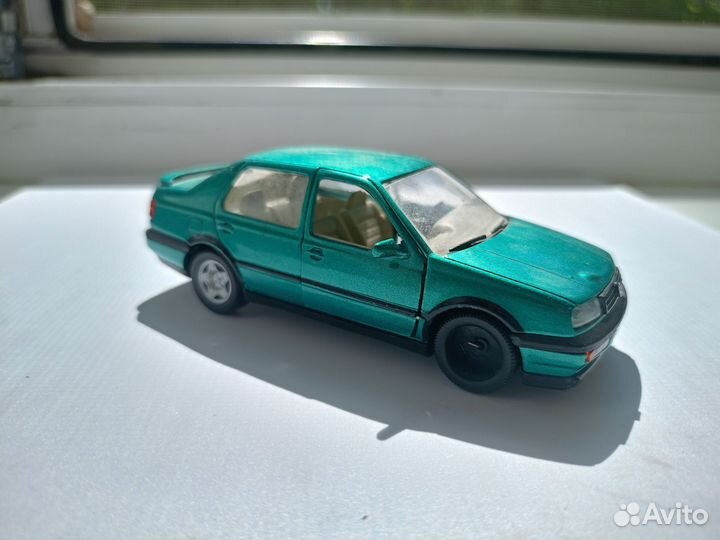 Volkswagen Vento Schabak 1/43 made in Germany