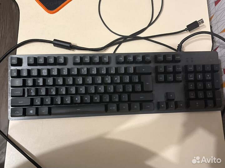 Игровая клавиатура logitech