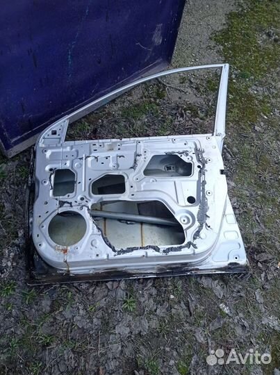 Дверь передняя правая