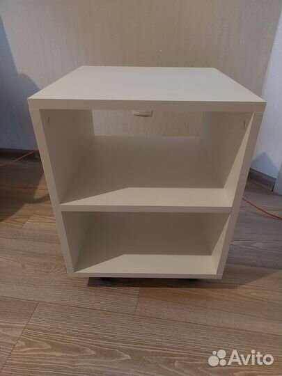 Тумба на колёсиках