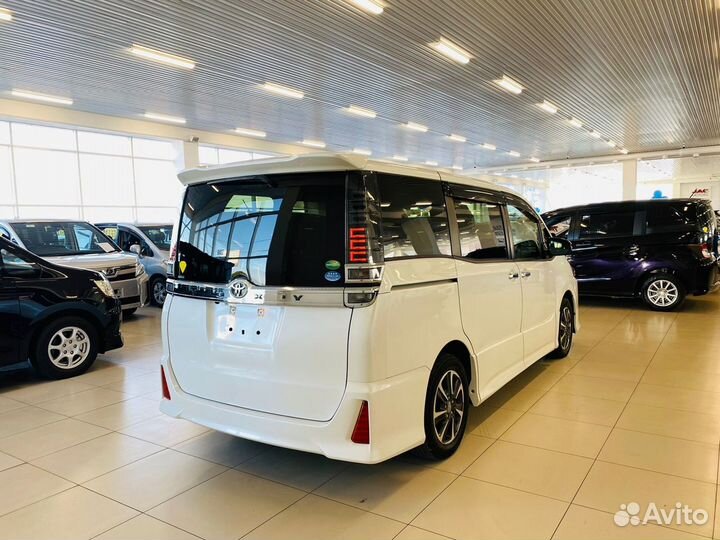 Toyota Voxy 2.0 CVT, 2018, 88 000 км