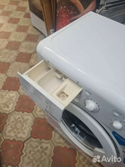 Стиральная машина Indesit 6 кг
