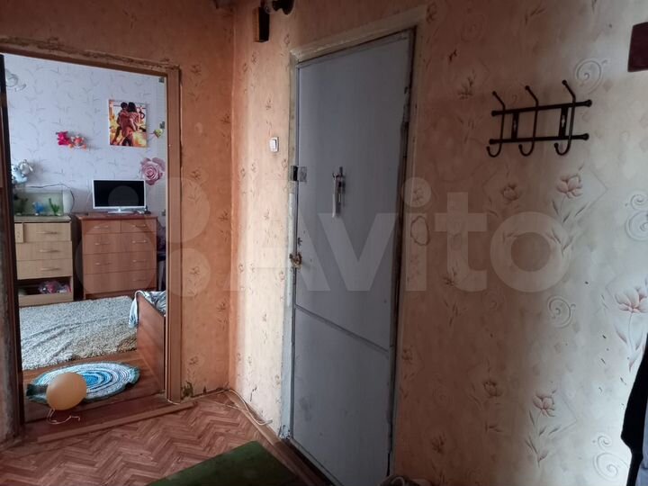 Доля в 2-к. квартире, 43,6 м², 9/9 эт.