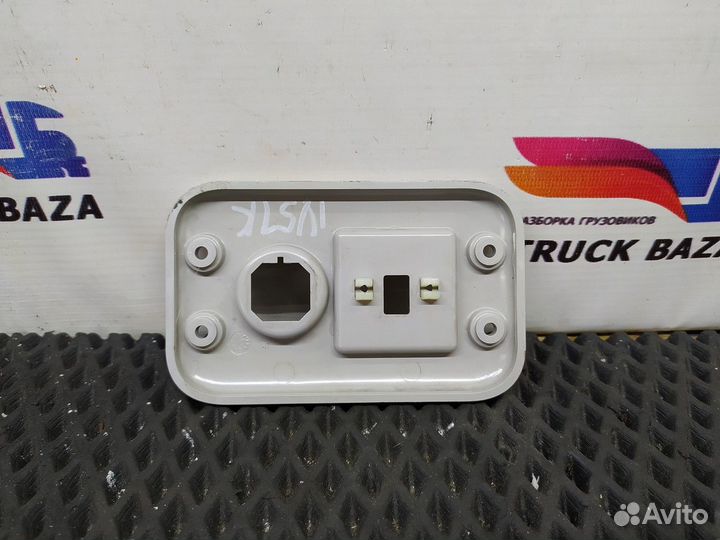 504182283 Накладка плафона салонного Iveco Stralis