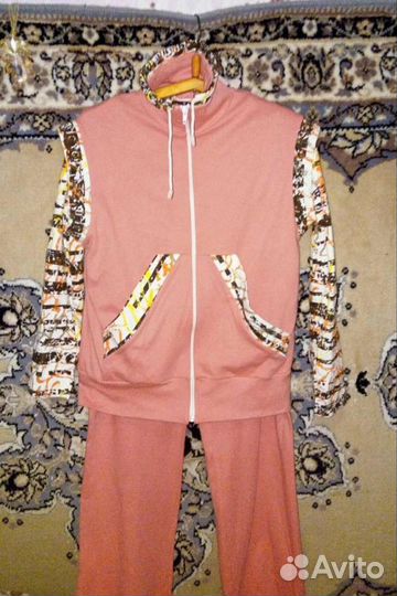 Костюм спортивный