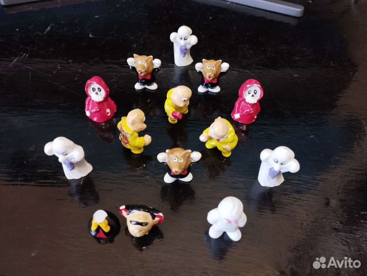 Игрушки из шоколадных яиц 